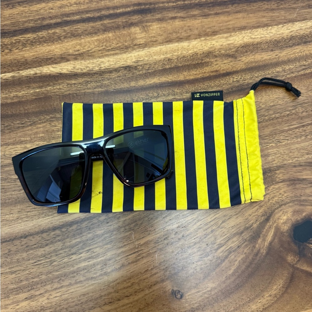 Von Zipper Sunglasses (never worn past try on)